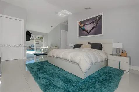 15221 N Laurel Lane N Pembroke Pines FL 33027