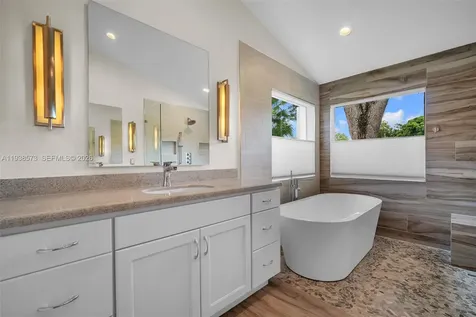 15221 N Laurel Lane N Pembroke Pines FL 33027