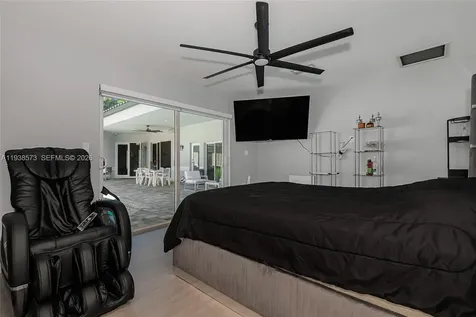 15221 N Laurel Lane N Pembroke Pines FL 33027
