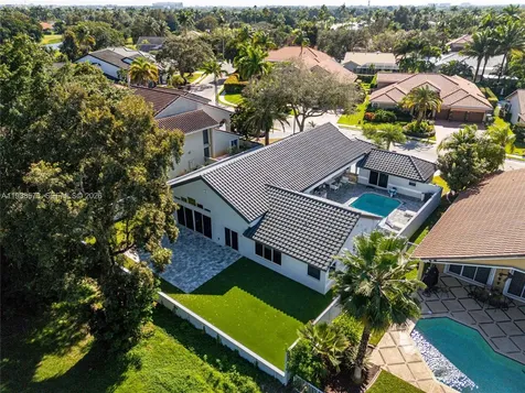 15221 N Laurel Lane N Pembroke Pines FL 33027
