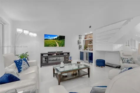 4737 NW 98th Place Doral FL 33178