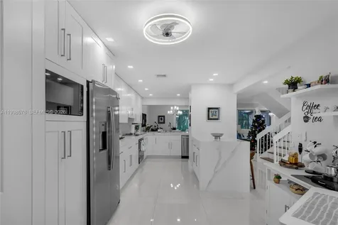 4737 NW 98th Place Doral FL 33178