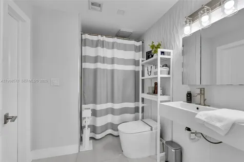 4737 NW 98th Place Doral FL 33178