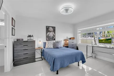 4737 NW 98th Place Doral FL 33178