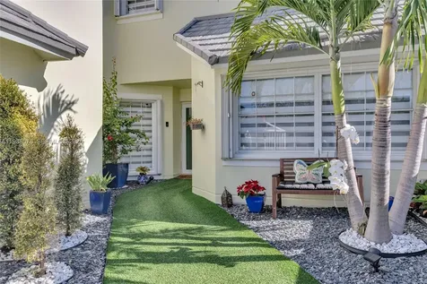 4737 NW 98th Place Doral FL 33178