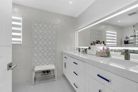 4737 NW 98th Place Doral FL 33178