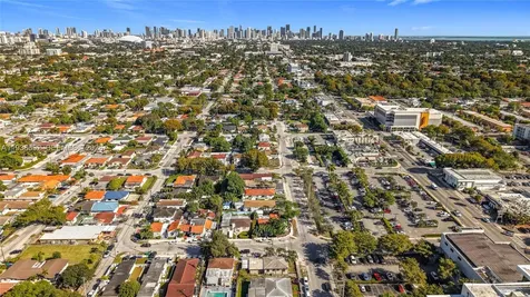 Miami FL 33135