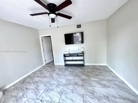 465 NE 157th Terrace Miami FL 33162