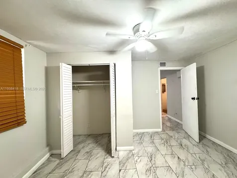 465 NE 157th Terrace Miami FL 33162