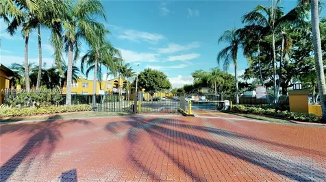9735 Fontainebleau Boulevard Miami FL 33172