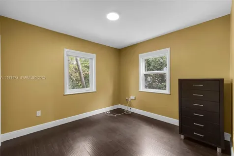 6086 SW 20th Street Miami FL 33155