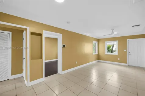 6086 SW 20th Street Miami FL 33155