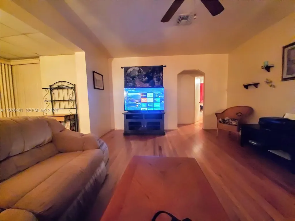1846 Wiley Street Hollywood FL 33020