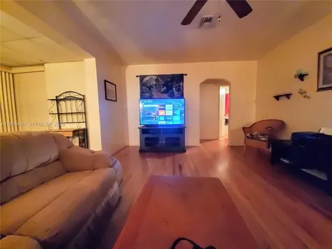 1846 Wiley Street Hollywood FL 33020