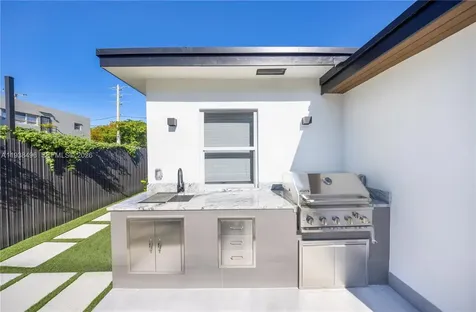 166 NW 41st Street Miami FL 33127