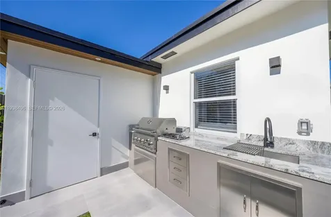 166 NW 41st Street Miami FL 33127