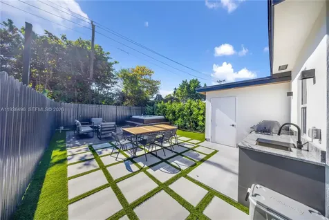 166 NW 41st Street Miami FL 33127