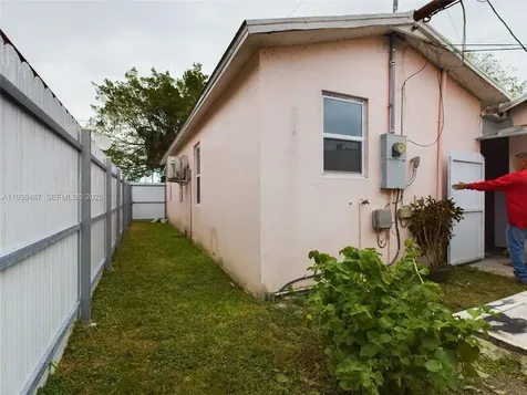 616 SW 8th Homestead FL 33030