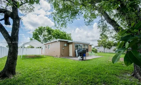 3330 SW 59th Terrace West Park FL 33023
