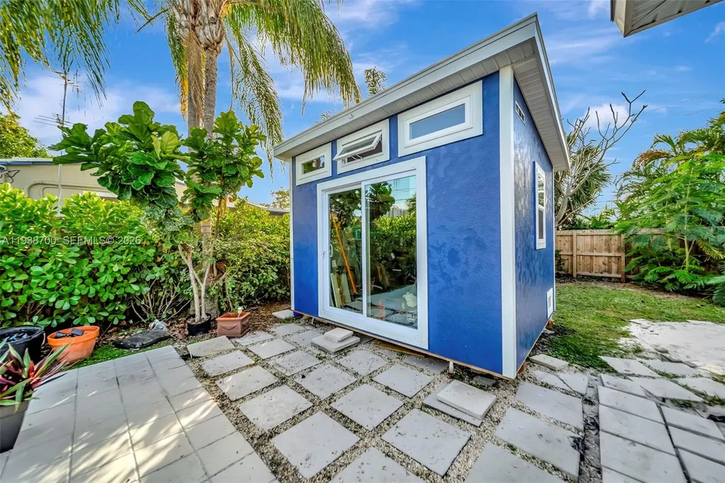 2304 SE 13th Court Pompano Beach FL 33062