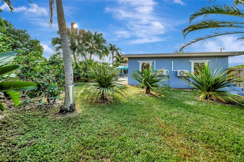 2304 SE 13th Court Pompano Beach FL 33062
