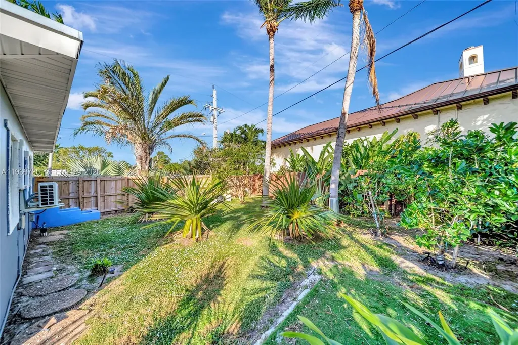 2304 SE 13th Court Pompano Beach FL 33062