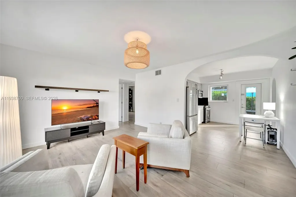 2304 SE 13th Court Pompano Beach FL 33062