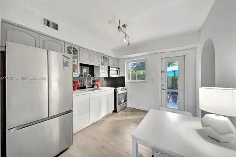 2304 SE 13th Court Pompano Beach FL 33062