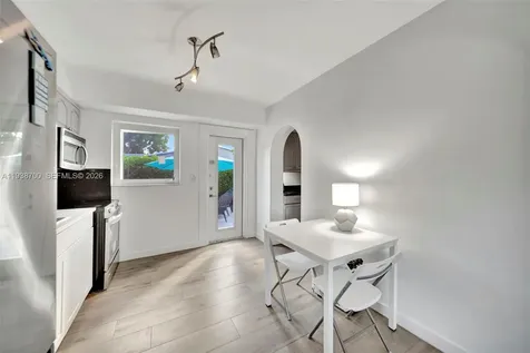 2304 SE 13th Court Pompano Beach FL 33062