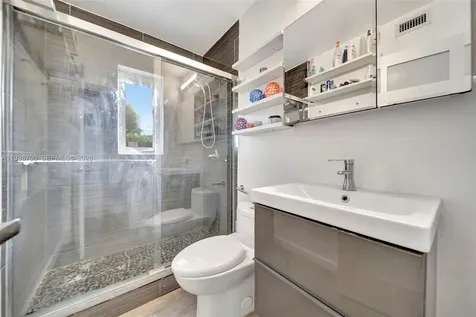 2304 SE 13th Court Pompano Beach FL 33062