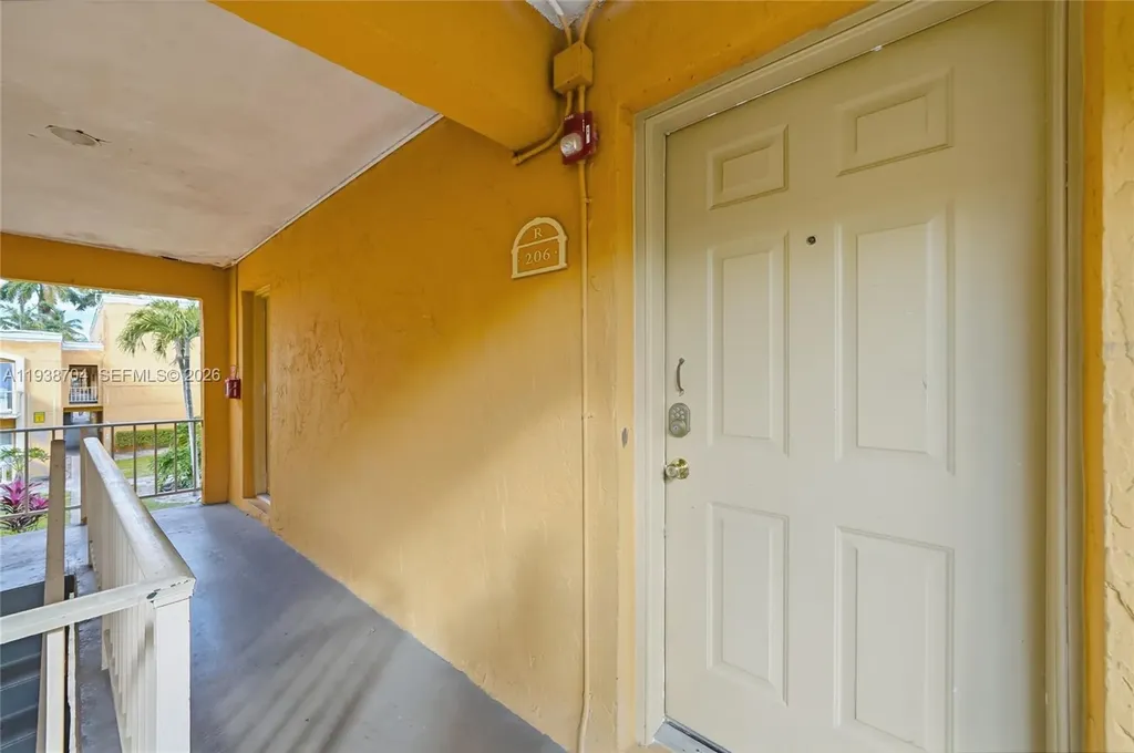 17901 NW 68th Avenue Hialeah FL 33015