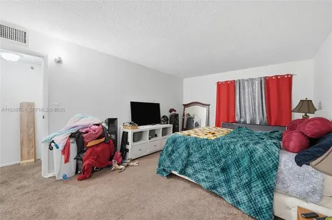 17901 NW 68th Avenue Hialeah FL 33015