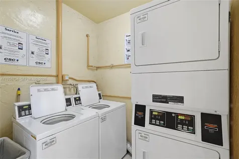 17901 NW 68th Avenue Hialeah FL 33015