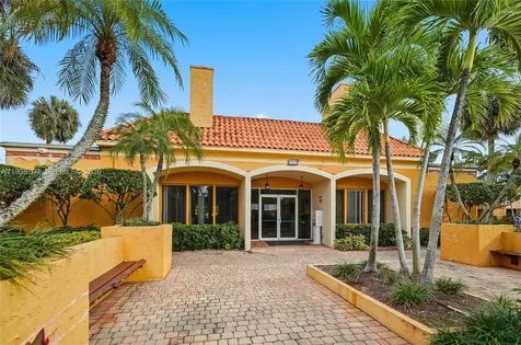 17901 NW 68th Avenue Hialeah FL 33015