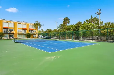 17901 NW 68th Avenue Hialeah FL 33015