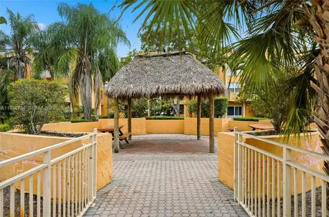 17901 NW 68th Avenue Hialeah FL 33015