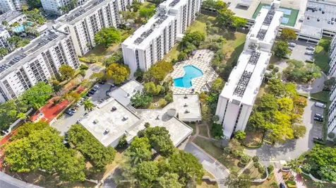 16919 N Bay Road Sunny Isles Beach FL 33160