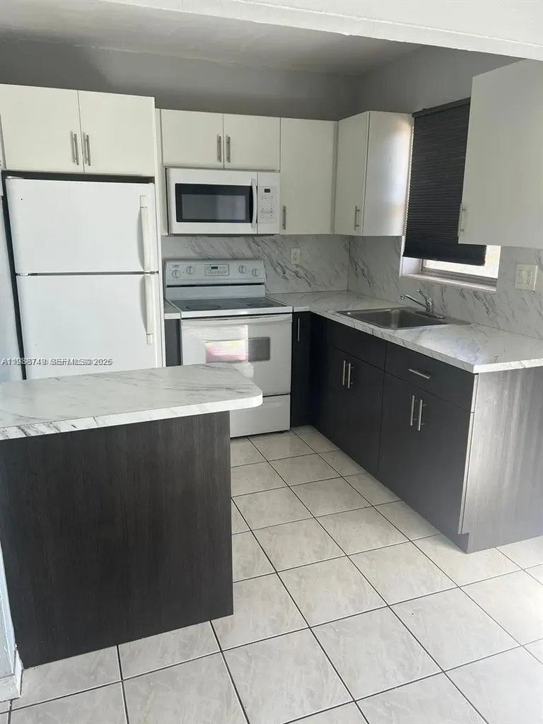 7505 SW 82nd Street Miami FL 33143