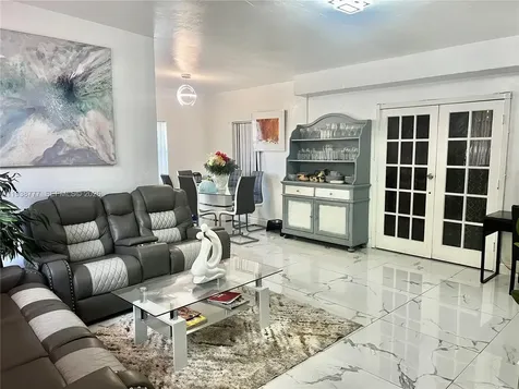 289 NW 109th Street Miami FL 33168