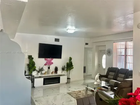 289 NW 109th Street Miami FL 33168