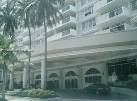 100 Lincoln Road Miami Beach FL 33139
