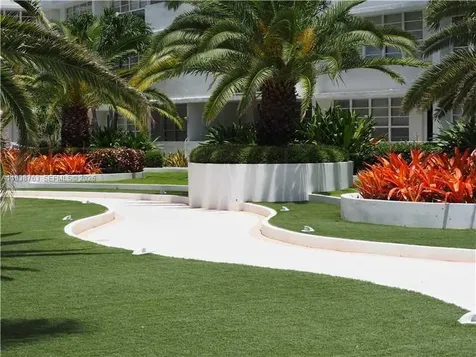 100 Lincoln Road Miami Beach FL 33139