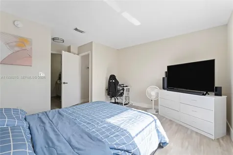 4736 NW 114th Avenue Doral FL 33178