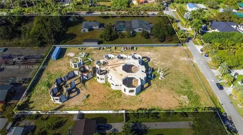 21320 SW 246th Street Unincorporated Dade FL 33031
