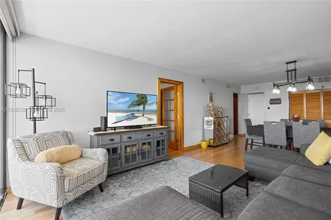 3675 N Country Club Drive Aventura FL 33180