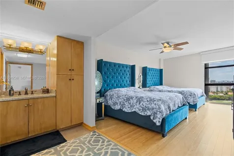 3675 N Country Club Drive Aventura FL 33180