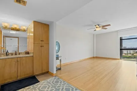 3675 N Country Club Drive Aventura FL 33180