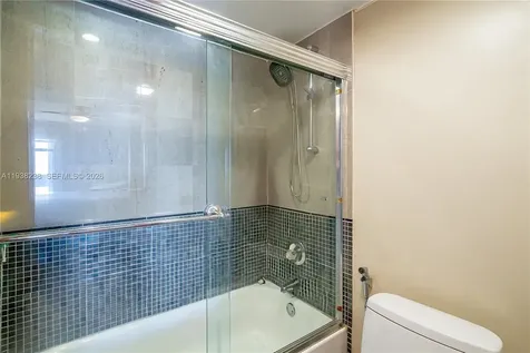3675 N Country Club Drive Aventura FL 33180