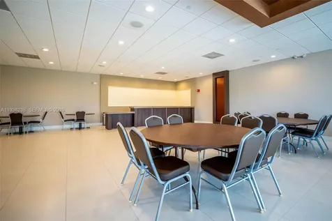 3675 N Country Club Drive Aventura FL 33180
