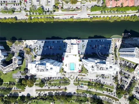 3675 N Country Club Drive Aventura FL 33180